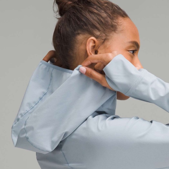 Lululemon Mist Over Windbreaker Size 4 in Concrete Blue - Picture 7 of 15